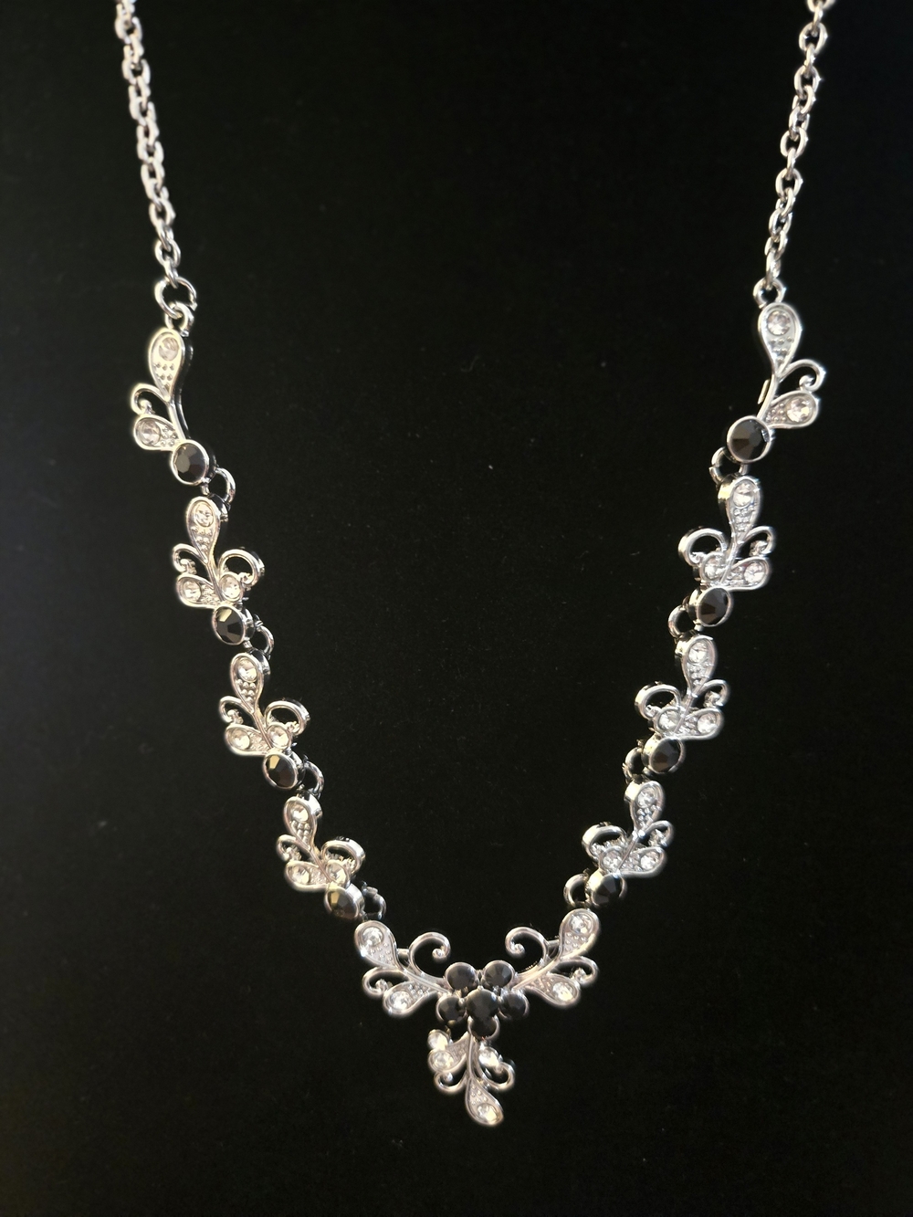 Elegant Black and Silver Floral Pendant Necklace - Women Jewelry